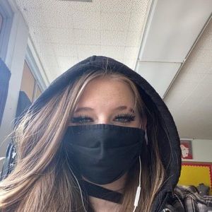 Meet your Posher, Alicia